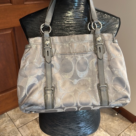 Coach Logo Print Shoulder Handbag - Picture 3 of 9